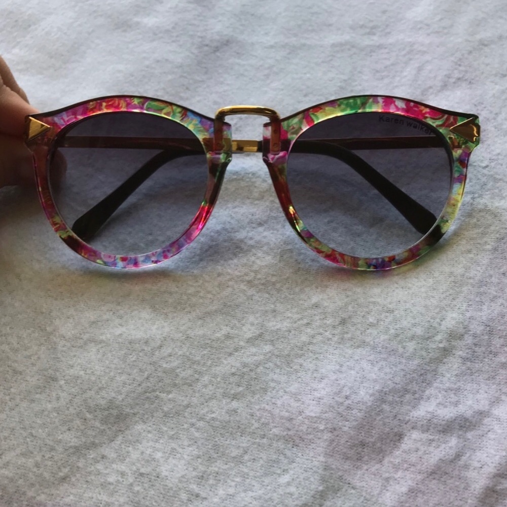 Sunglasses - Picture 5 of 8